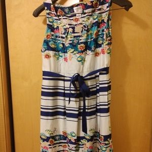 Sleeveless maternity dress with pockets!
